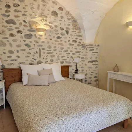 Campagne Vallauris Bed & Breakfast 3*