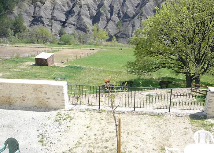 La Ferme De Valauris Couette-café 3*