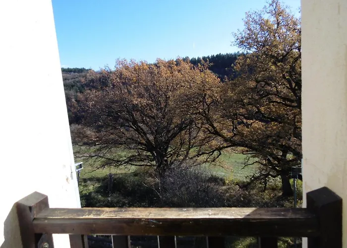 Couette-café La Ferme De Valauris 3*